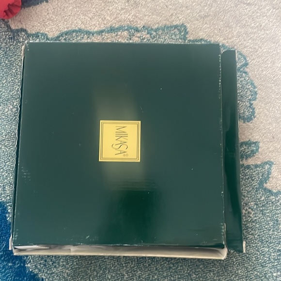 Mikasa Topiary Octagonal Plate with Green and Gold Band accents plates set of 2 - Picture 6 of 8